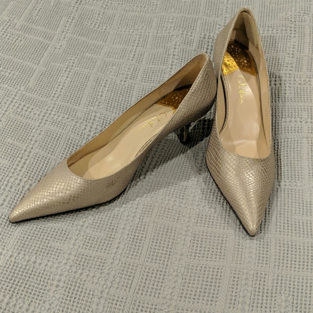 Very lightly worn Cole Haan Pumps with Nike air